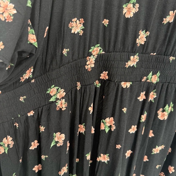 Torrid Black Floral Size 6X Wide Leg Challis Jumpsuit Keyhole Back women’s - Picture 7 of 9